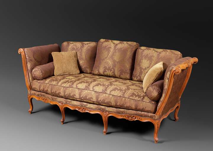 A Louis XV beechwood daybed